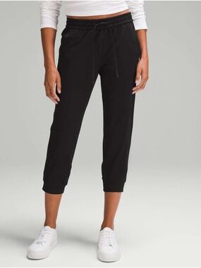 Lululemon soft jersey black mid-rise cropped jogger pant